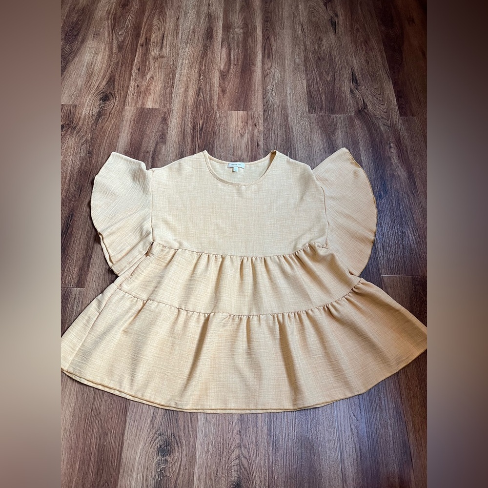Hailey & Co. Tan Top with Ruffle Sleeves size M